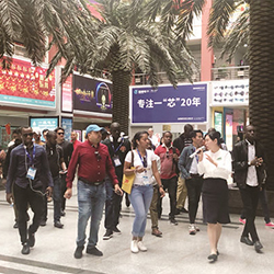 International sister city media representatives visit Yiwu International Trade City